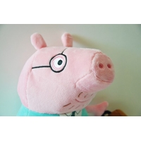 Классическая игрушка Peppa Pig Папа Свин с кейсом