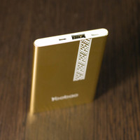 Внешний аккумулятор Yoobao PL5 Honar Edition (золотистый)