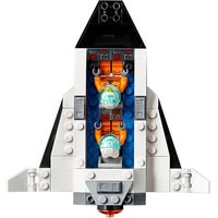 Конструктор LEGO City 60229 Площадка для сборки и транспорт для перевозки ракеты