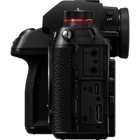 Беззеркальный фотоаппарат Panasonic Lumix DC-S1R Body