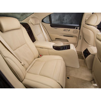 Легковой Lexus LS 460 F Sport Luxury Sedan 4.6i 8AT 4WD (2012)