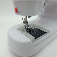 Электромеханическая швейная машина Janete 519