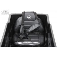 Электромобиль RiverToys Mercedes-Benz G63 O111OO (черный)