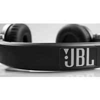 Наушники JBL Synchros E30