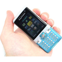 Кнопочный телефон Sony Ericsson C702