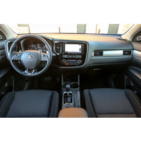 Легковой Mitsubishi Outlander Instyle SUV 2.4i CVT 4WD (2015)