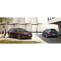 Легковой Opel Astra Enjoy Hatchback 1.6i 5AT (2012)