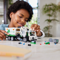 Конструктор LEGO Technic 42167 Электрический мусоровоз Mack LR