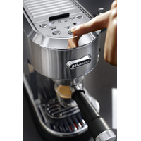 Рожковая кофеварка DeLonghi Dedica Maestro Plus EC950.M