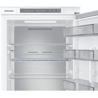 Холодильник Samsung BRB26705EWW/EF