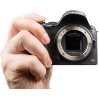 Беззеркальный фотоаппарат Samsung NX20 Double Kit 20-50mm + 16mm