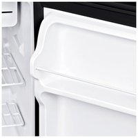 Однокамерный холодильник Hyundai CO1002 (серебристый)