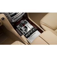 Легковой Lexus LX Luxury 20 Offroad 5.7i 6AT 4WD (2012)