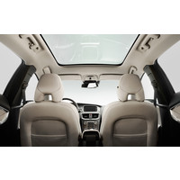 Легковой Volvo V40 Momentum Hatchback 1.6t 6AT (2012)