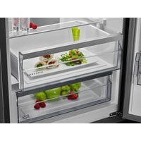 Холодильник AEG RCR636E5MW