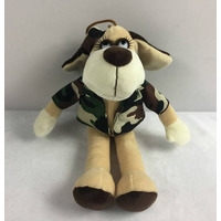 Классическая игрушка ABtoys Собака в камуфляжном костюме