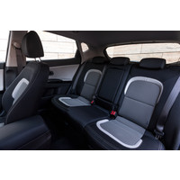 Легковой KIA Cee`d 5-door Luxe Hatchback 1.6i (135) 6MT (2015)