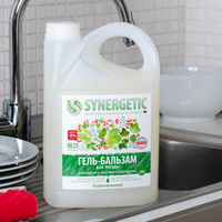 Средство для мытья посуды Synergetic Розмарин и листья смородины биоразлагаемое 3.5 л