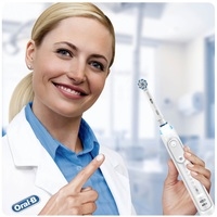 Электрическая зубная щетка Oral-B Smart 4 4500S