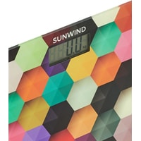 Напольные весы SunWind SSB053