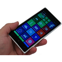 Смартфон Nokia Lumia 830 Green