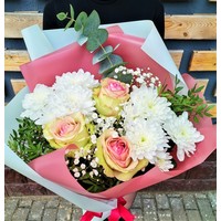 Цветы, букеты LaRose Букет-сюрприз Улыбнись