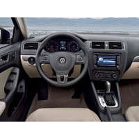 Легковой Volkswagen Jetta Sedan (2010)