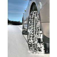 Зимние шины Ikon Tyres WR G2 SUV 215/60R17 100V