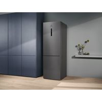 Холодильник Electrolux LNC7ME32X3