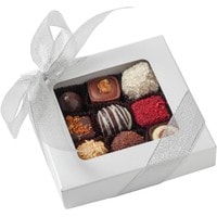 Подарочный набор La Truffe Новогодний набор из 9 конфет ассорти с декором в белой коробке