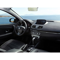 Легковой Renault Fluence Privilege Sedan 2.0 CVT (2012)