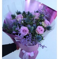 Цветы, букеты LaRose Букет с розой и эрингиумом Магия