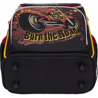 Школьный рюкзак Grizzly RAm-085-5/1 (черный/красный)