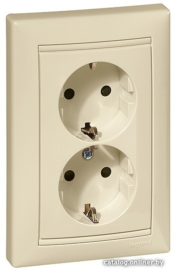 

Розетка Legrand Valena 774371