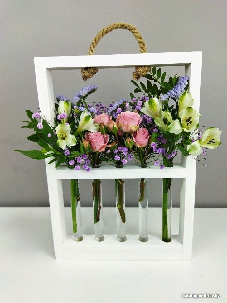 

Цветы, букеты LaRose Композиция рамка 5 колб с розой и альстромерией
