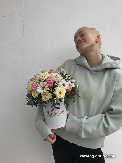 

Цветы, букеты LaRose Композиция в шляпной коробке Кокосовое молоко